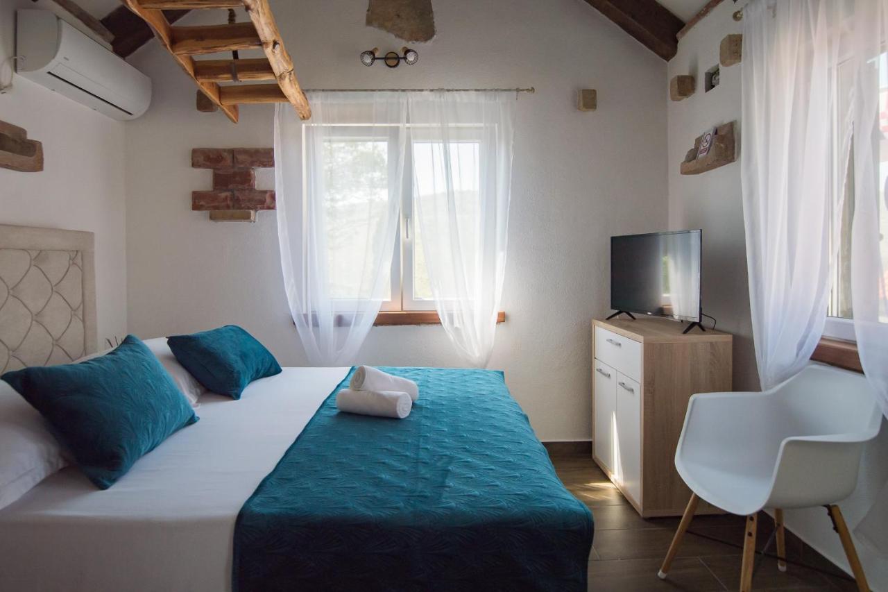 Holiday Home Moliva Donje Sitno Exterior photo
