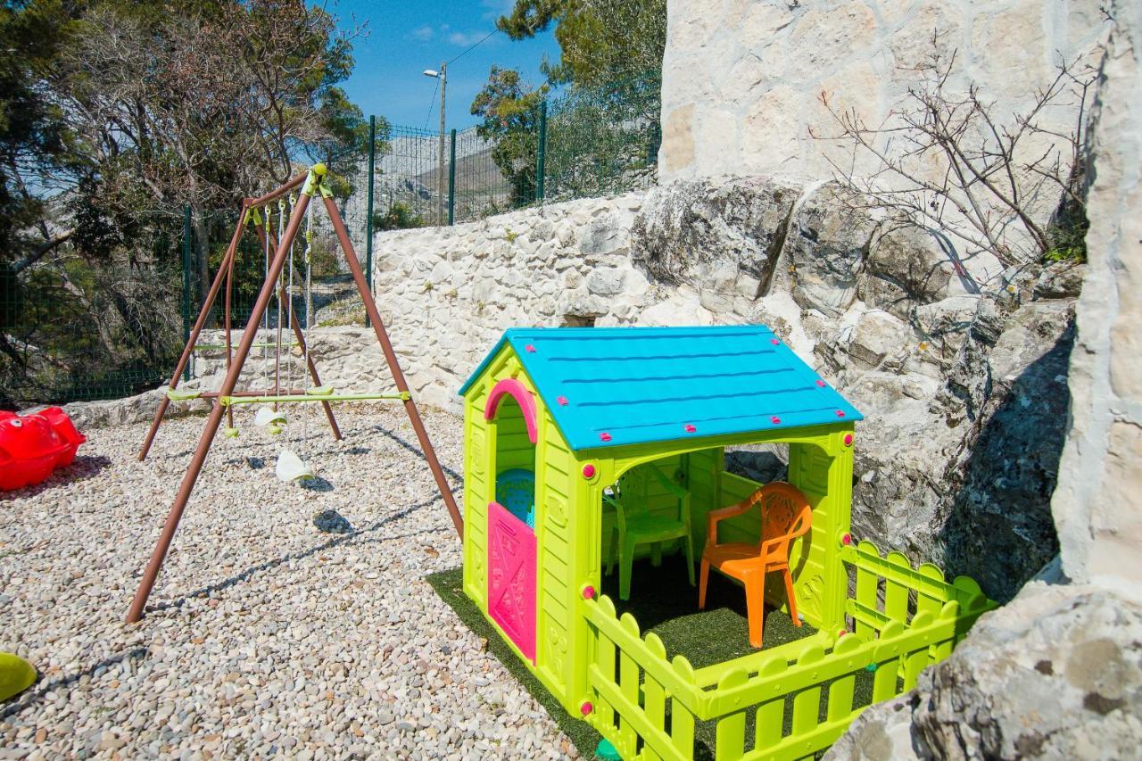 Holiday Home Moliva Donje Sitno Exterior photo