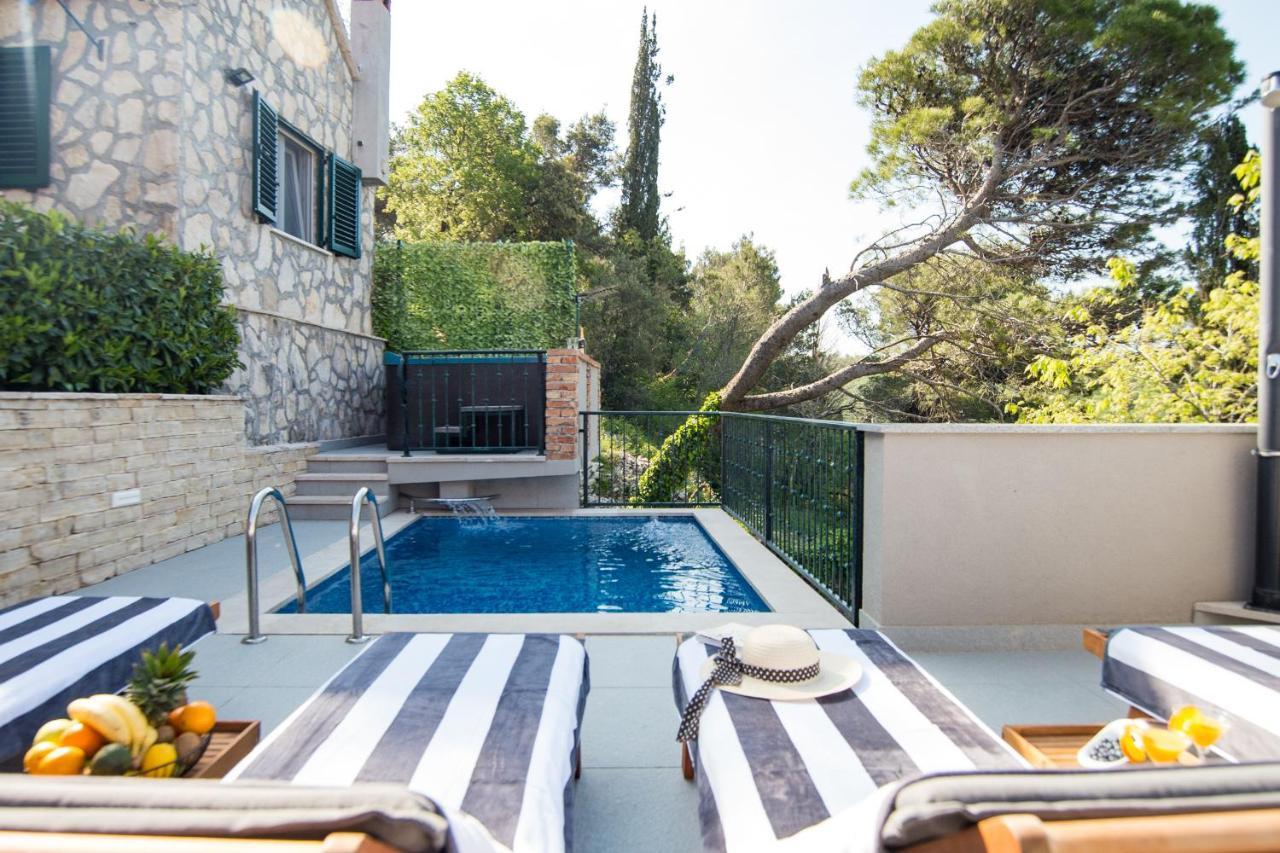 Holiday Home Moliva Donje Sitno Exterior photo